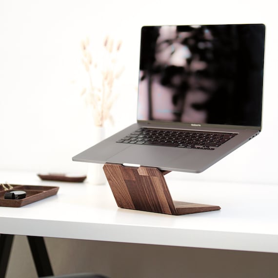 Porta laptop in legno supporto per laptop per home office, supporto per  laptop, porta notebook alto, regalo sostenibile, rovere in legno massello,  noce -  Italia