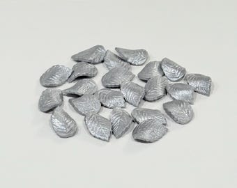 Edible Silver Fondant Leaves: Vegan Cake Cupcake Toppers