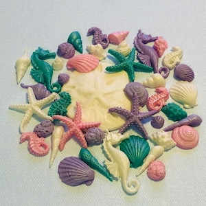 25 or 50 Edible sugar seashells underwater theme beach fondant cake or cupcake decorations