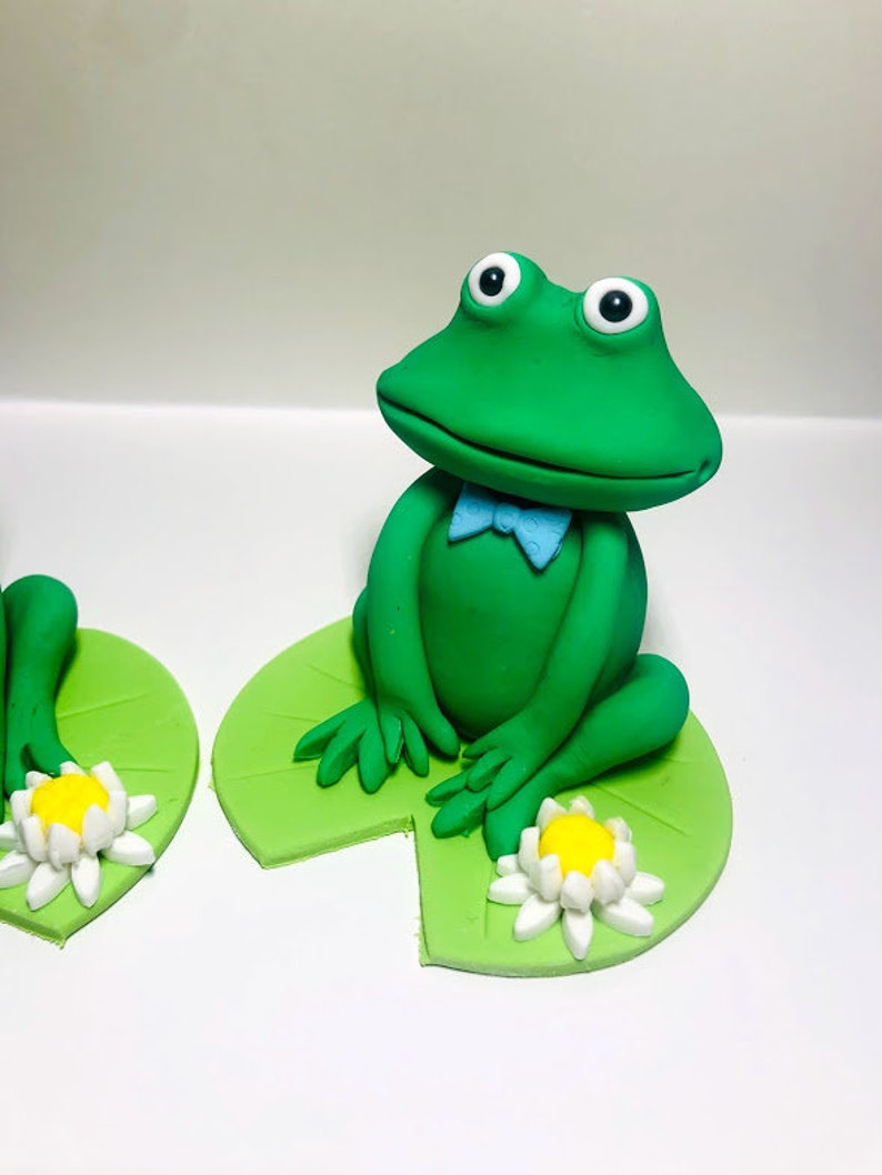 Fondant Frogs Cake toppers Cake decoration Vegan and Nut Free image 3