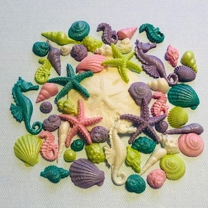 25 or 50 Edible sugar seashells underwater theme beach fondant cake or cupcake decorations