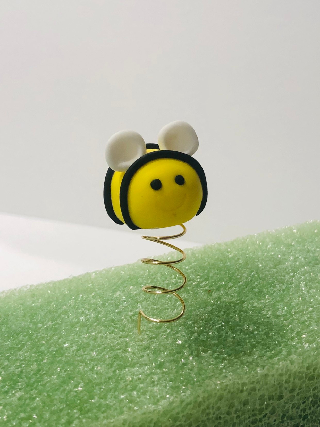 Honey Bee Honeycomb Bumblebee YellowHBY Edible Cake Toppers –  Ediblecakeimage