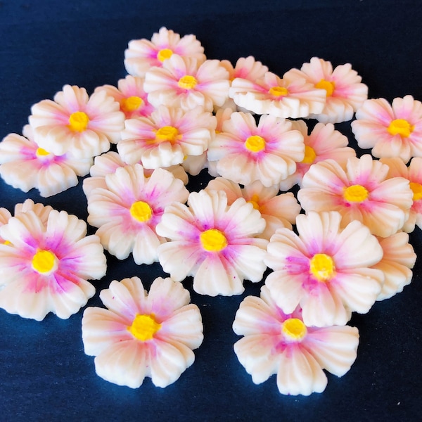 Edible sugar small flowers decorations for cakes or cupcakes