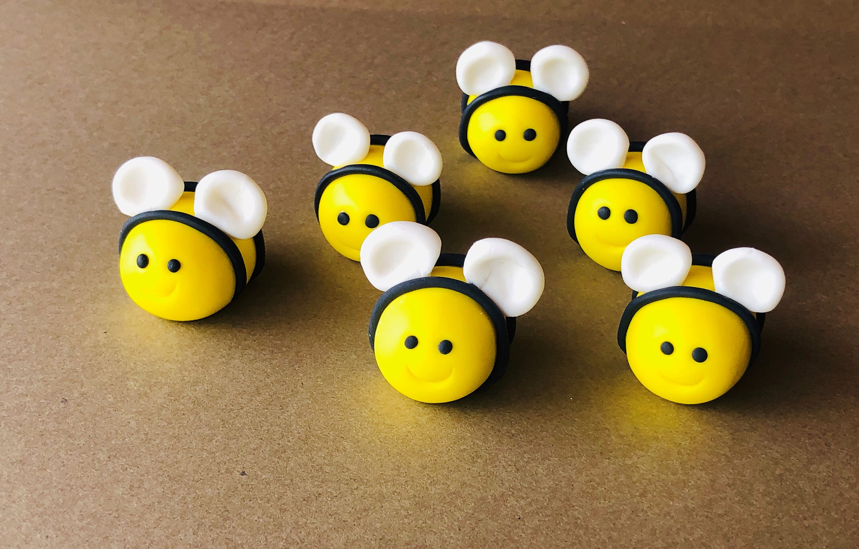  Bumblebee Bees 1/2 sheet (16 x 10 in.) Edible cake topper image  Birthday Party Decoration. : Grocery & Gourmet Food