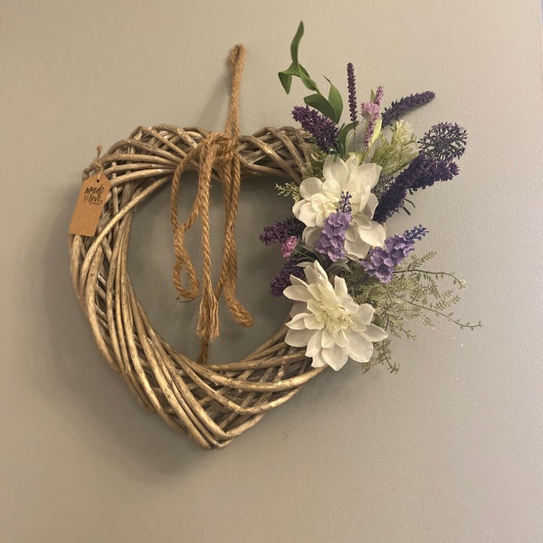 Gorgeous Wicker Floral Hanging Wild Lavender Heart/Wreath WALL/GARAGE/DOOR