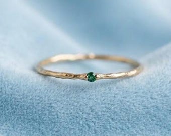 Emerald Ring with Textured 14K Gold Band Minimalist May Birthstone Jewelry, Rustic Organic Stacking Ring, Dainty Green Gemstone Gift