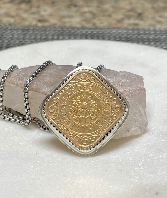 Gold/bronze Netherland Square Coin Necklace