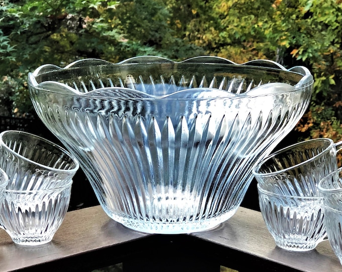 Everyday Gibson Royal Crest Punch Bowl Set With TWELVE Cups & Hooks