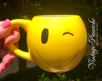 Happy Face Mug Etsy - 𝐎𝐑𝐈𝐆𝐈𝐍𝐀𝐋 p wink tongue out face emoji roblox