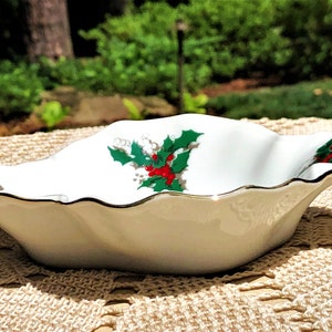 Lefton China Hand Painted Holly & Berry Trefoil Candy Dish, Nut Dish, Gold Trim, Cottage Christmas, Holiday Hostess Gift, Holiday Tableware