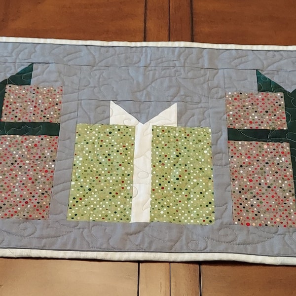 Quilted Christmas Table Runner Etsy