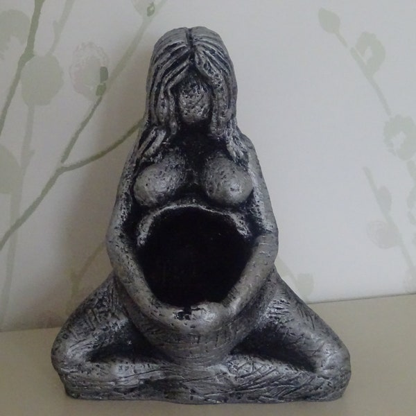 Summerisle Pagan Products Small "Goddess" Statue/ Ornament Recess For Crystals Silver/ Pewter Finish