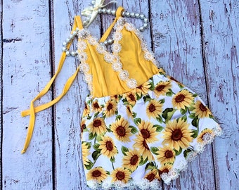 Sunflower romper, Sunflower outfit, toddler girls romper, yellow bee romper, sunflower with bee romper, baby girl summer romper outfit
