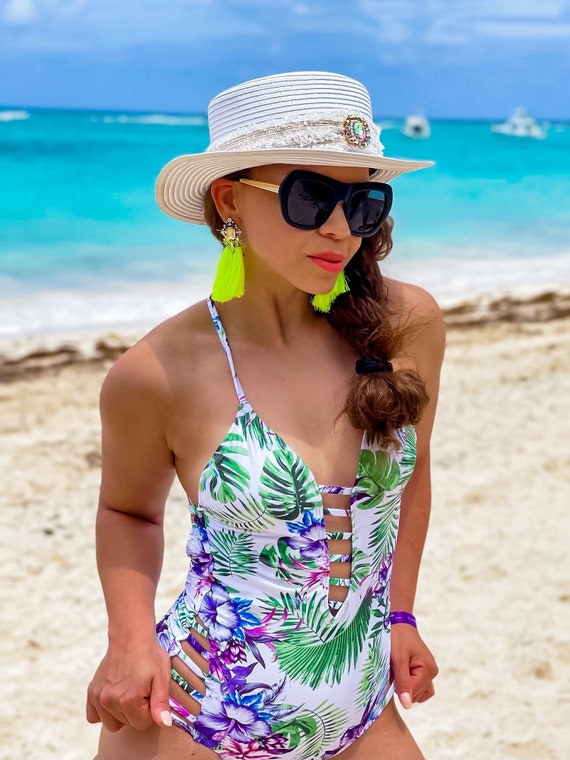 Chapeau de plage pour femme sale