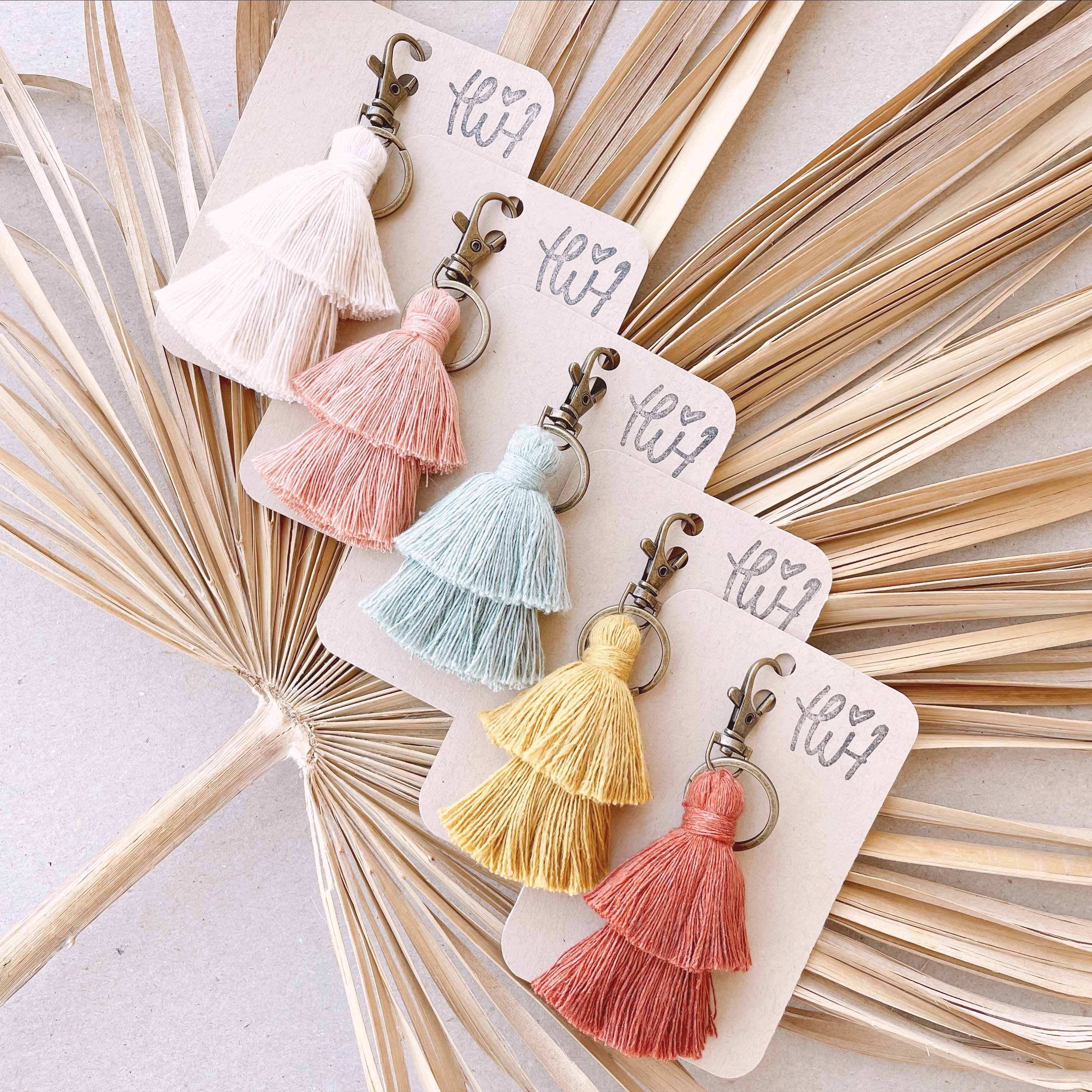 750Pcs/Set Keychain Tassels Bulk Colored Leather Tassel Pendants