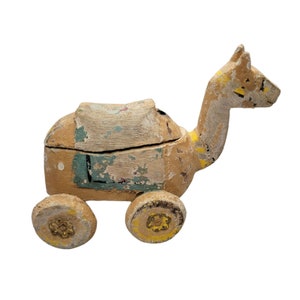 Vintage Hand Carved Painted Wooden Primitive Camel Figurine Wheels Toy Stash Box [001]