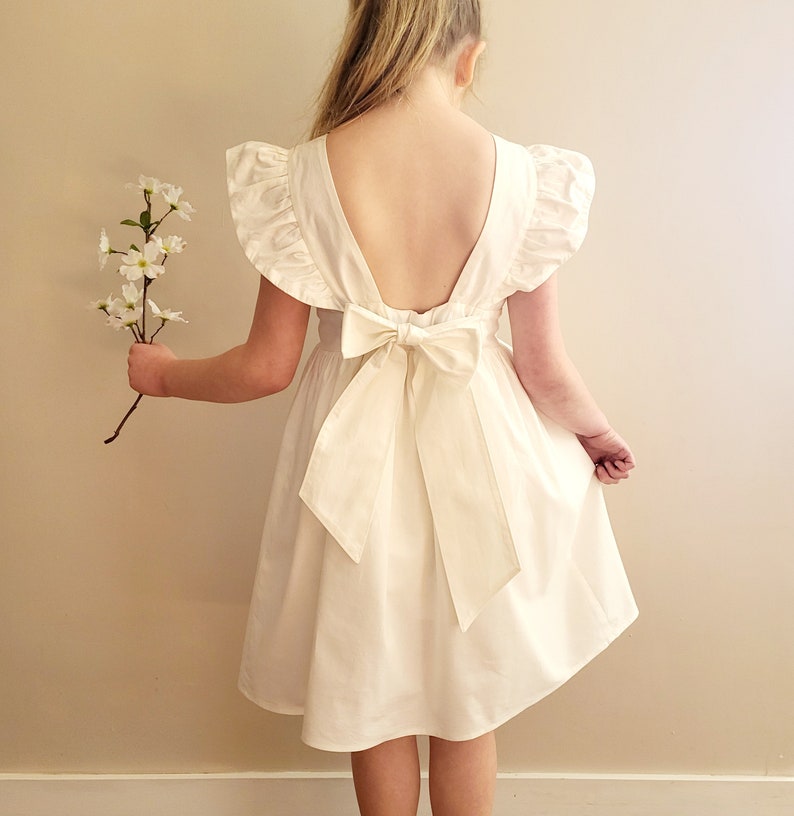 Robes de petite fille pêche, robe de mariée bébé boho, robe de fille de fleur, robe avec noeud, robe de bébé blanche, premier anniversaire, robe classique image 3