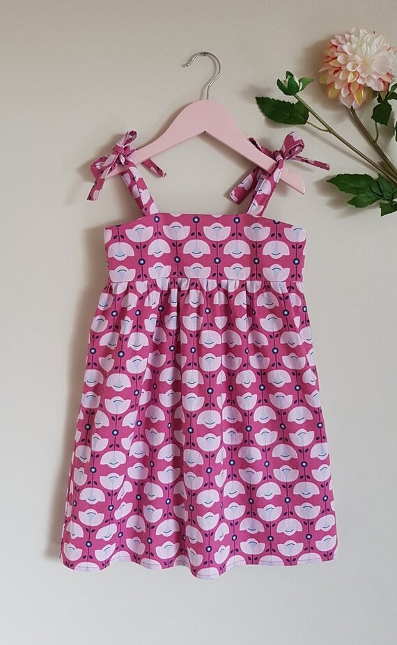 HappyMaeClothing Little Girl Jumper Dress, Floral Retro Dress, Girls Beach Dress, Toddler Sundress, Vintage Style Baby Girl Dress, Cotton Shoulder Tie Dress