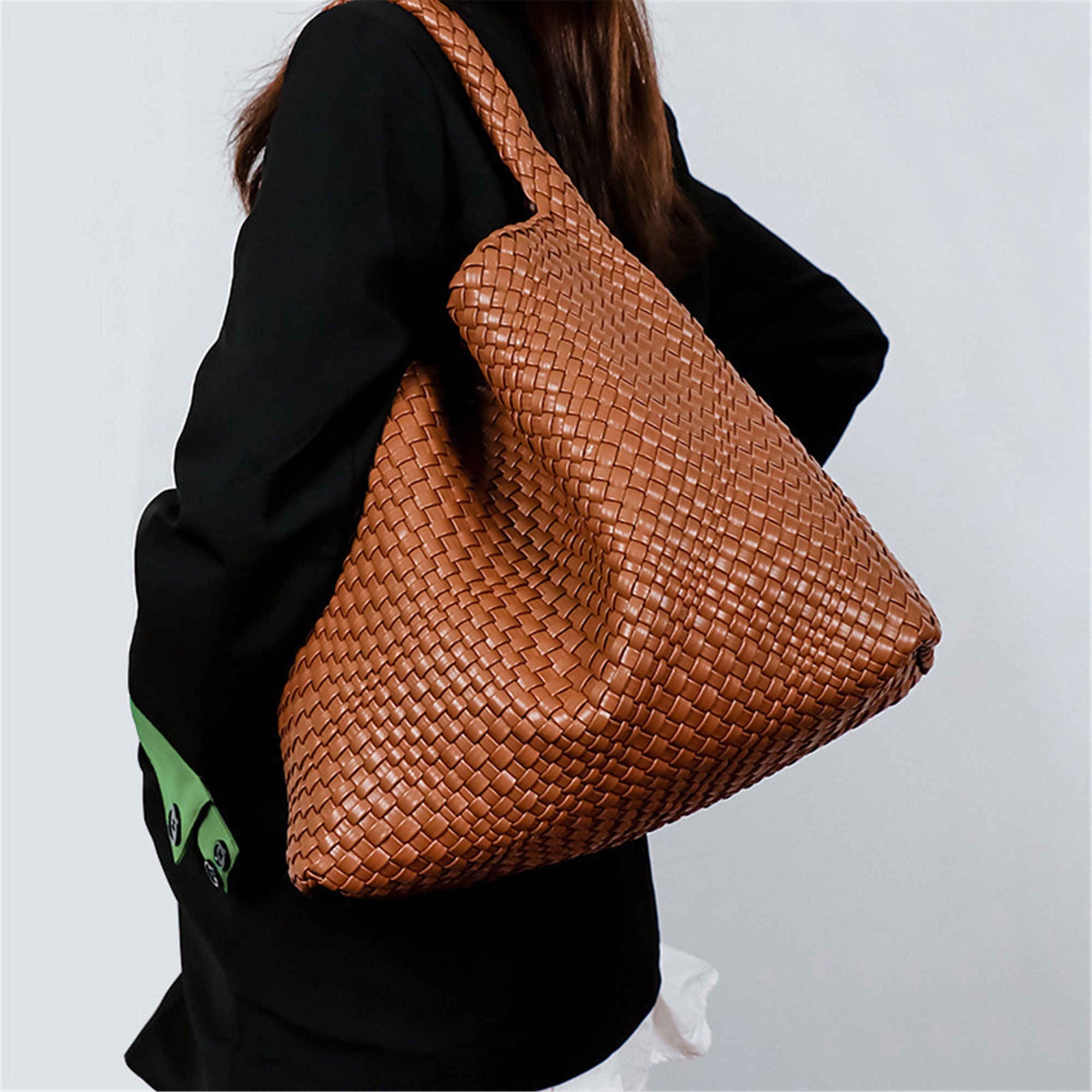 Bottega veneta woven clearance tote