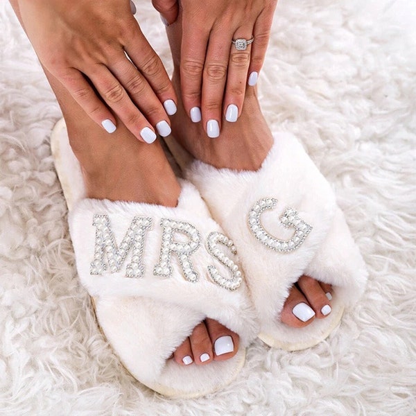 Personalized Mrs Slippers Bridal Shower Wedding Engagement Honeymoon trip Bachelorette weekend Party decoration Gift
