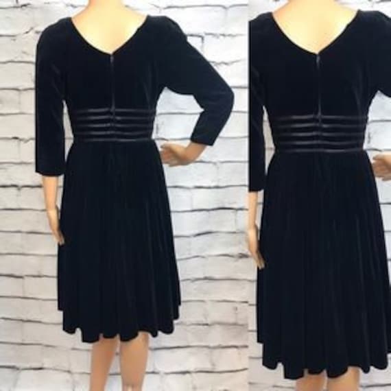 Vintage 50s 60s Black Velvet Cocktail Dress - image 3