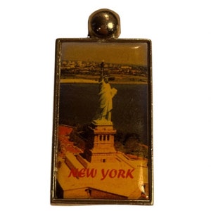 Vintage 70s 80s NYC Statue of Liberty Pendant Enamel Metal