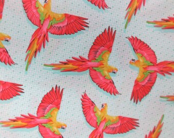 Tissu en coton rose Tula Daydreamer Macaw, matelassage Free Spirit