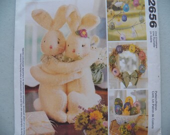 UNCUT McCalls Crafts 2656 Pattern, Hugging Bunnies, Baby Chicks, Embroidered Egg Wreath, Egg Ornaments, Easter Decor, Spring Decor