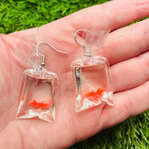 Goudvisoorbellen hypoallergeen leuke oorbellen funky oorbellen leuke sieraden funky sieraden kitsch oorbellen kitscherige oorbellen Alien Bratz