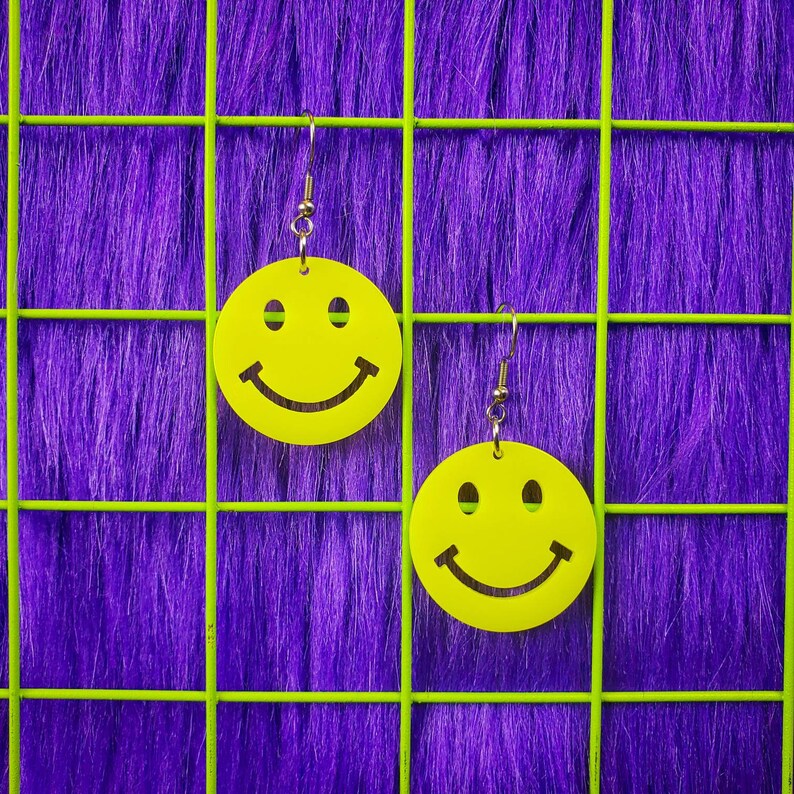 Yellow Smiley Face Earrings Y2K 90/'S 70/'s 60/'s 1990/'s Early /'00s Kitschy Harajuku Kawaii Pastel Goth Gift Idea