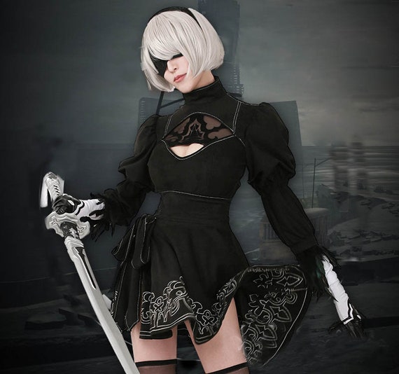 2 B Cosplay