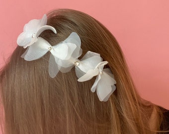 Butterflies Crown, Flower Girl Headband, Girls butterfly Crown, Flower Headpiece, Boho Wedding, Butterfly Headband, White Wreath