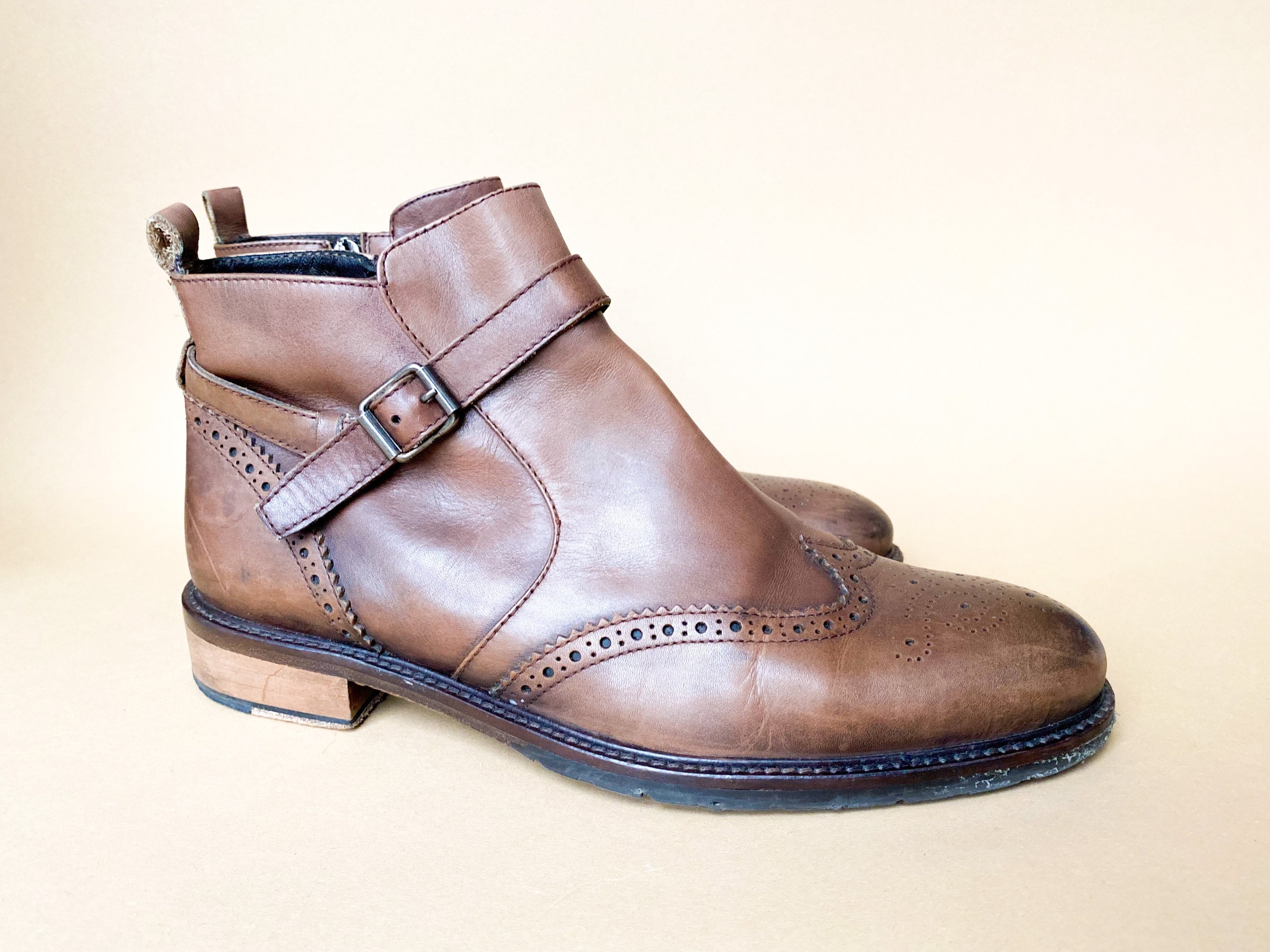 Women's Brown Leather Chelsea Boot With Natural Leather and Rubber Sole