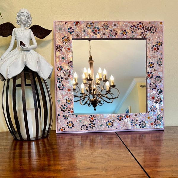 Miroir en mosaïque, vitraux et mosaïque de points de verre avec fleurs, rose irisé, décor pour n'importe quelle pièce, grande fille cadeau, baby shower, chambre d'enfant