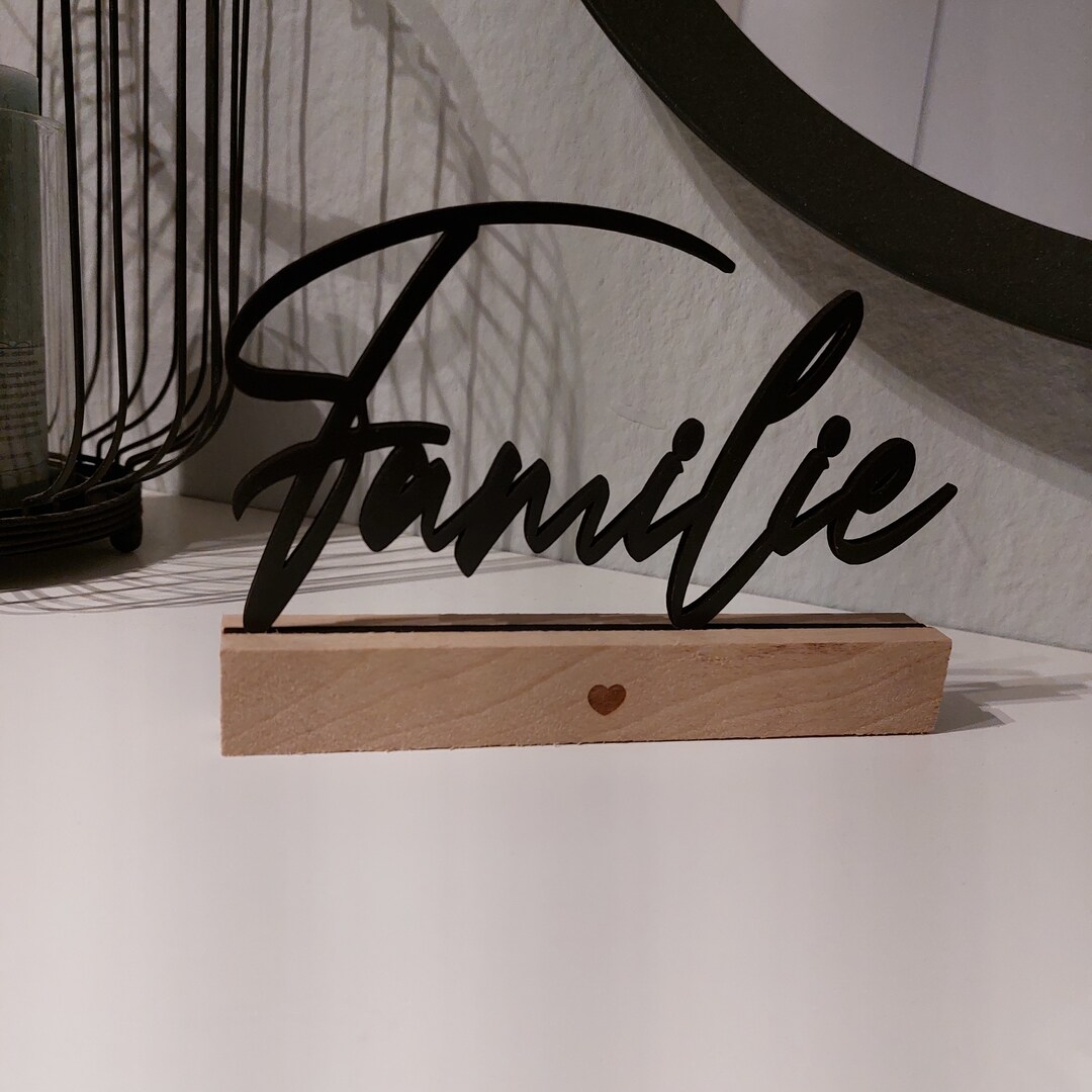 Familie / Holzschriftzug mit Herz, Spruch, Daten ideal als Geschenk zur