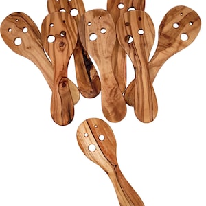 Diz handcrafted. Handcrafted olive wood diz for hand pull, wool ribbon olive