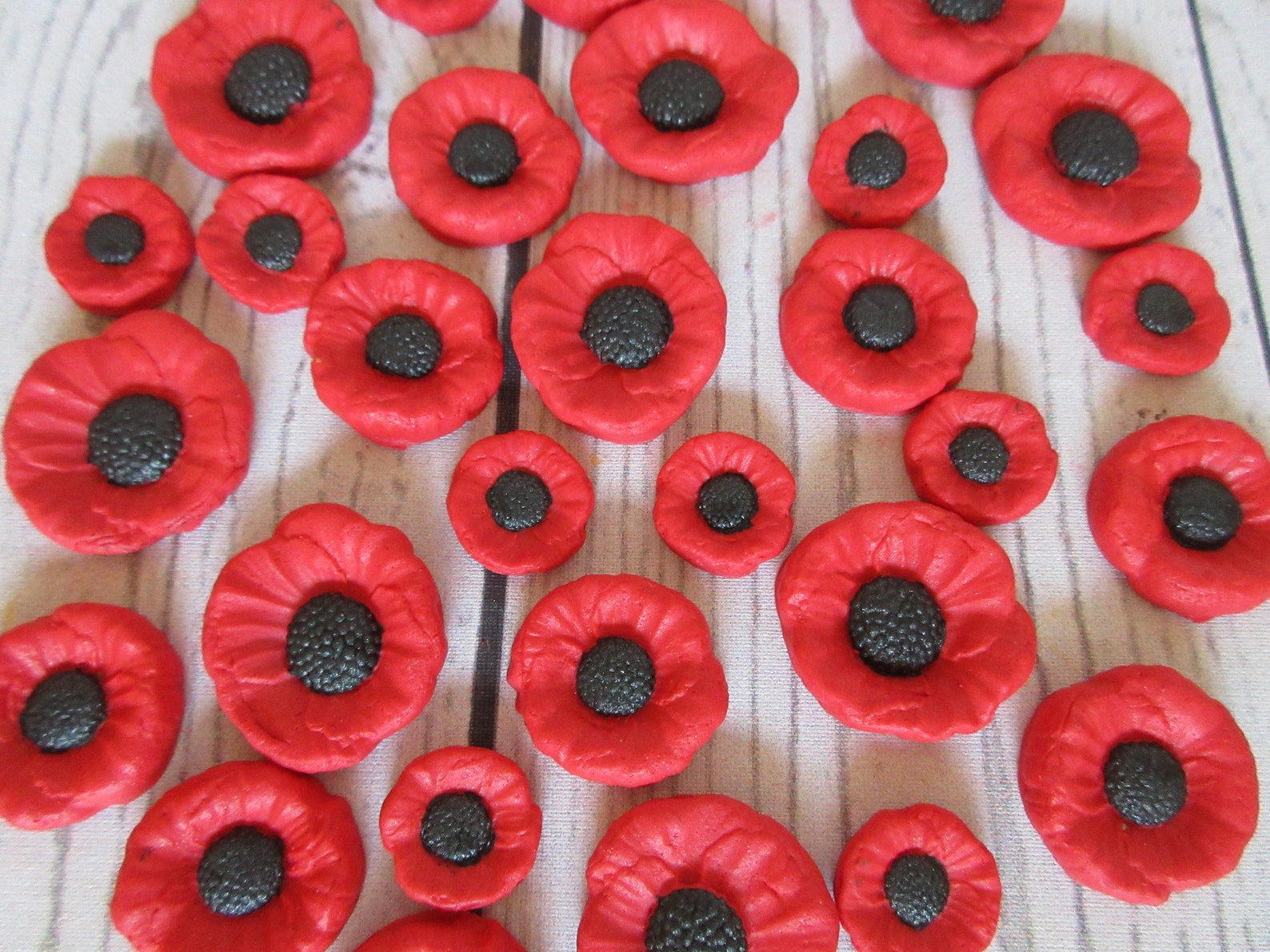 Edible poppies. Sugar paste poppies. Fondant poppies. Edible Etsy