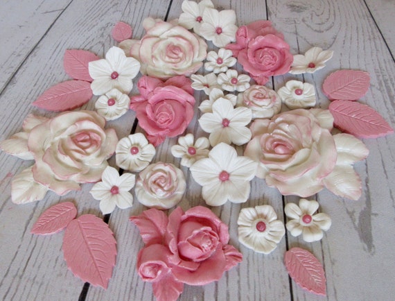 X50 White flowers with pink pearl centre edible cake//cupcake decorations