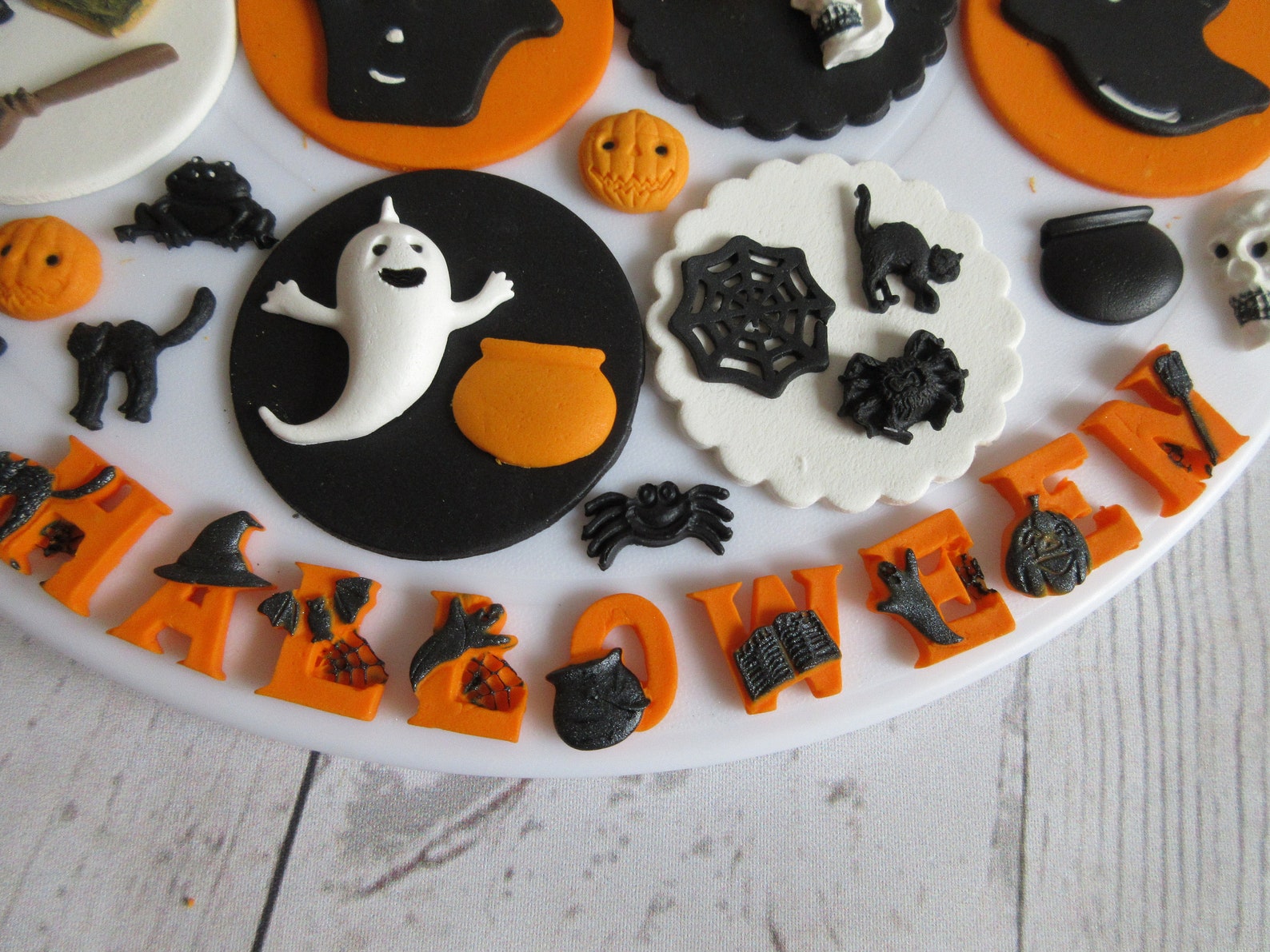 Edible Halloween cake decorations. Edible Halloween sweets. Etsy