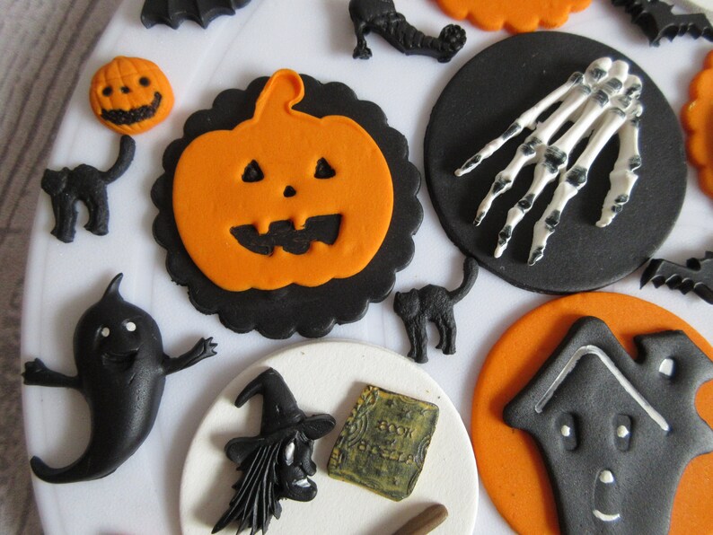 Edible Halloween cake decorations. Edible Halloween sweets. Etsy