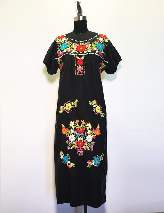 Vintage Bright Floral Embroidery Cotton Dress