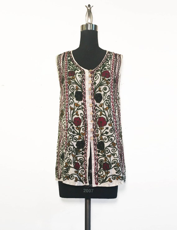 vintage embroidered sleeveless Gem