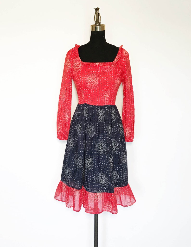 Vintage 70s Red and Navy Print Mini Dress imagem 1