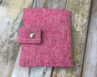 Left Handed Bi-Fold Shetland Sea Pinks Wool Tweet Wallet, Left Handed Wallet, Pink Grey Wallet