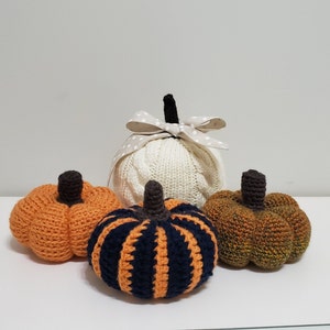 Knitted Pumpkins set of 4, Crochet Pumpkins, Handmade Fall Decor, Thanksgiving Accents