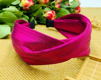 Fuchsia plissierte Satin Twisted Stirnband, Stirnbänder für Frauen, Boho Stirnband, breites Stirnband, stylisches Mode Haarband, Alice Band,Stirnband