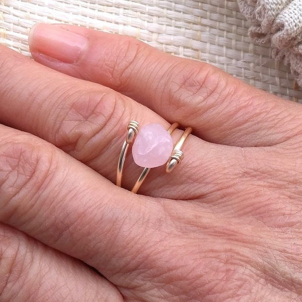 Natural rose quartz ring, Wire wrapped ring, Adjustable rose quartz ring, Taurus birthstone ring, gemstone rings, raw crystal ring
