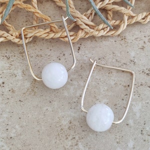 Boucles d’oreilles Moonstone Hoops, Boucles d’oreilles Moonstone Dangle, Boucles d’oreilles Moonstone Silver, Cadeau de moins de 30 ans, Boucles d’oreilles en or, Bijoux de demoiselle d’honneur, Pierre de juillet