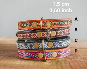 Broderat hundhalsband. Hundhalsband med vegetabilisk garvning. Aztekiskt hundhalsband. Höjd 1,5 cm. Litet, robust halsband.