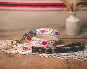 Leather leash Flowery Field. Floral dog leash. Leather dog leash. Custom Leads. Custom leash. Leash for dogs. Dog walking. Folk dog leash